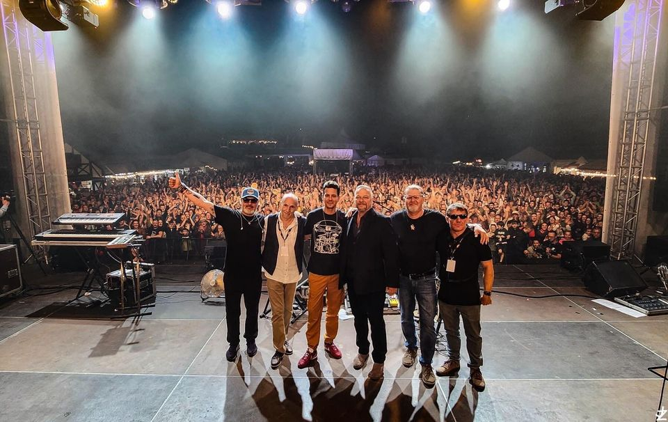 Ismerős Arcok koncert - Dinnyési Tükrös Ponty Napja